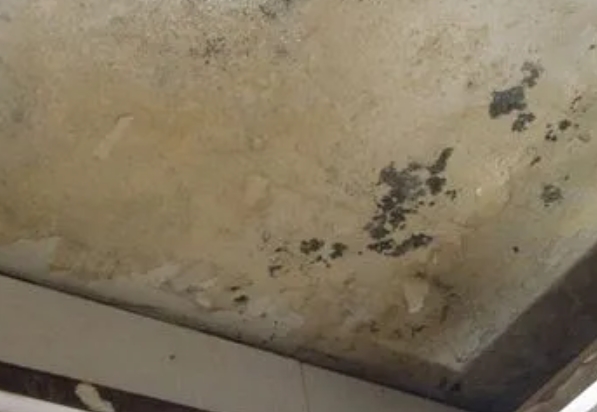望花阳台漏水维修公司分享下望花卫生间渗水维修需要注意哪些问题。